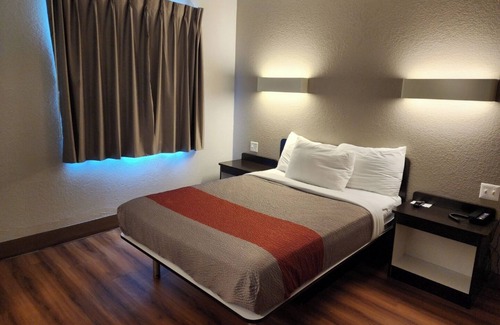 Biloxi Hotel | Motel 6 Biloxi, MS - Beach