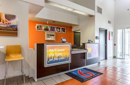 Bozeman Hotel | Motel 6-Bozeman, MT