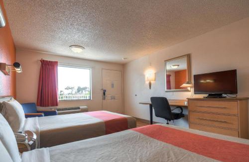 Aviara Hotel | Motel 6-Carlsbad, CA - East Near LEGOLAND