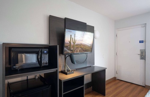 Chandler Hotel | Motel 6 Chandler, AZ