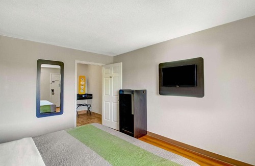 Charles Town Hotel | Motel 6-Charles Town, WV
