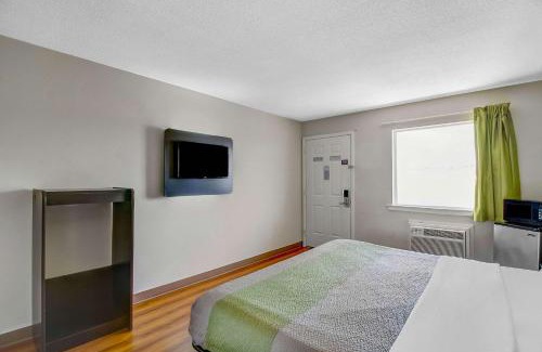 Charles Town Hotel | Motel 6-Charles Town, WV
