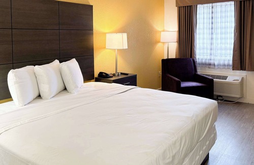 Paw Creek Hotel | Motel 6 Charlotte, NC - Northlake