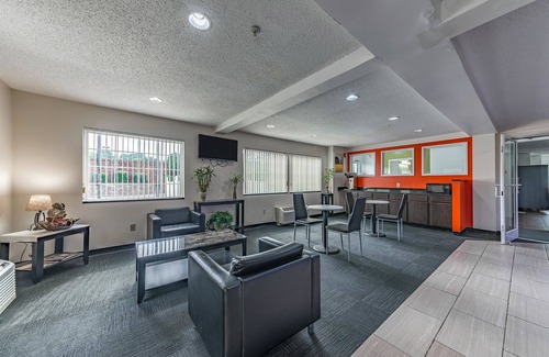 Sugar Creek Hotel | Motel 6 Charlotte, NC - University