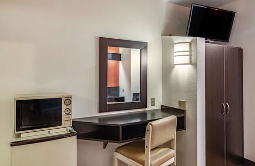 Downtown Chattanooga Hotel | Motel 6 Chattanooga, TN - Downtown