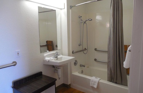 Lincoln Acres Hotel | Motel 6 Chula Vista, CA - San Diego