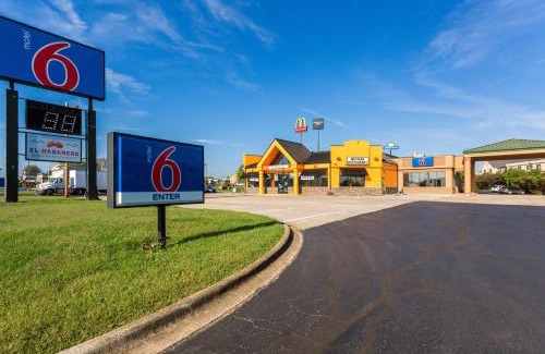 Clarksville Hotel | Motel 6-Clarksville, TN
