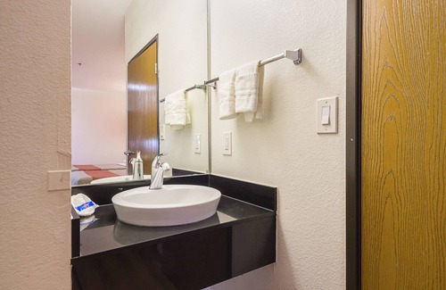 Irving Hotel | Motel 6 Dallas - Irving DFW Airport South