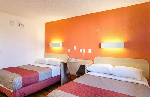 Regis Hotel | Motel 6 Denver, CO – Downtown
