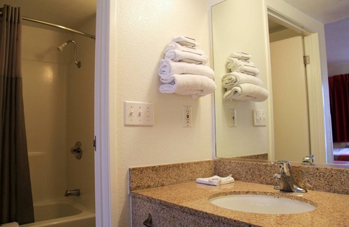 Enfield Hotel | Motel 6 Enfield, CT - Hartford