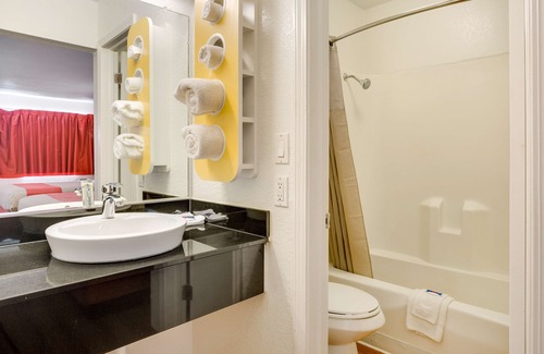 Fayetteville Hotel | Motel 6 Fayetteville, AR