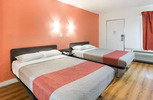 Fort Worth Hotel | Motel 6-Fort Worth, TX - Seminary