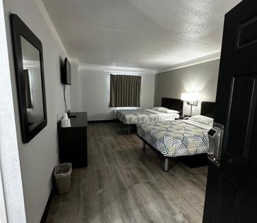 Hazelwood Hotel | Motel 6-Hazelwood, MO