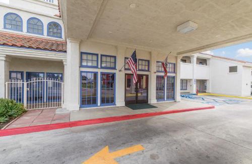 Hemet Hotel | Motel 6 Hemet