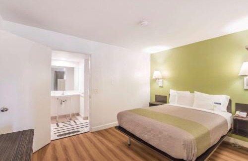 Hemet Hotel | Motel 6 Hemet