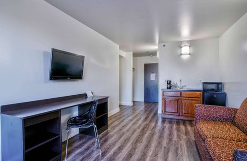 Hesperia Hotel | Motel 6 Hesperia, CA - West Main Street I-15