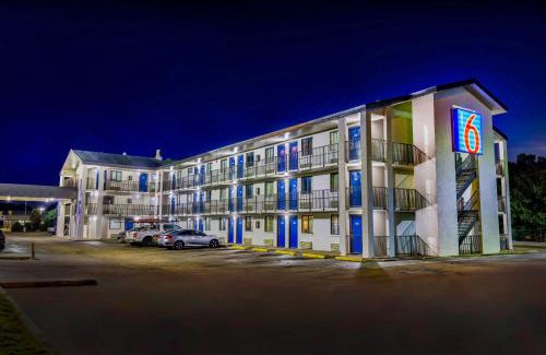 Tougaloo Hotel | Motel 6-Jackson, MS