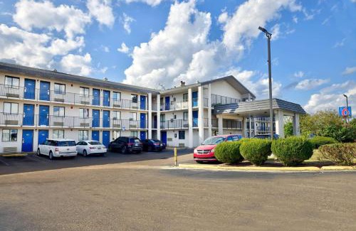 Tougaloo Hotel | Motel 6-Jackson, MS