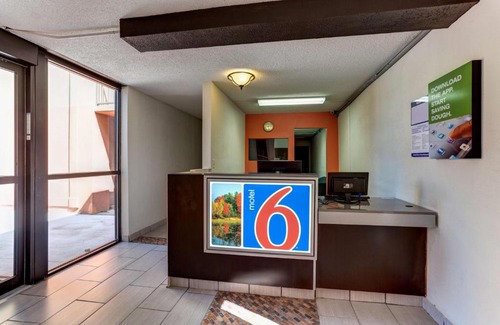 Jackson Hotel | Motel 6 Jackson, TN