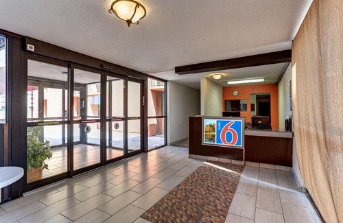 Jackson Hotel | Motel 6 Jackson, TN