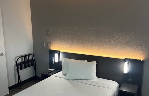 Lakeland Hotel | Motel 6 Lakeland, FL