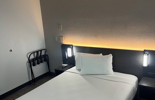 Lakeland Hotel | Motel 6 Lakeland, FL