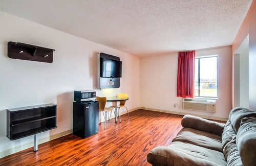 Lansing Hotel | Motel 6 Lansing, IL - Chicago South