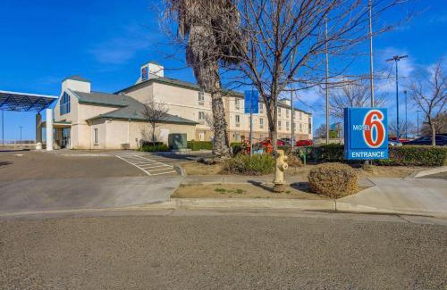 Lemoore Hotel | Motel 6-Lemoore, CA