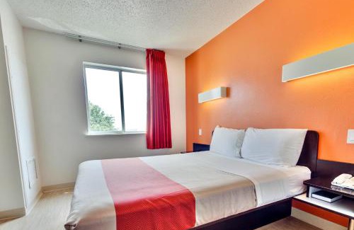 Lewisville Hotel | Motel 6-Lewisville, TX - Dallas