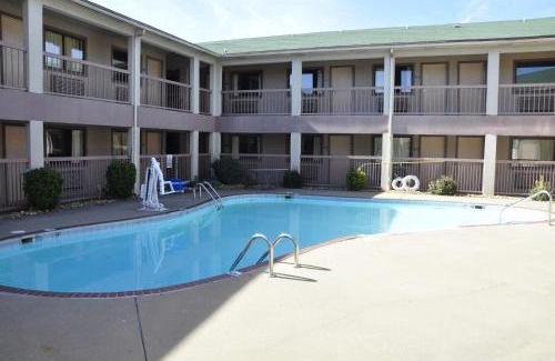 Downtown Little Rock Hotel | Motel 6-Little Rock, AR - Airport