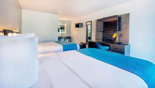 Edgewood Hotel | Motel 6 Louisville, Ky- Airport/Fair Expo