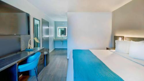 Edgewood Hotel | Motel 6 Louisville, Ky- Airport/Fair Expo