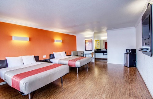 Manteca Hotel | Motel 6 Manteca, CA