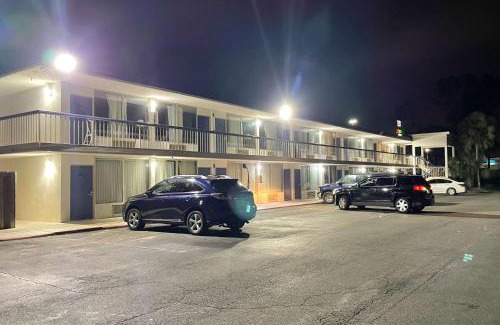 Marianna Hotel | Motel 6 Marianna, FL