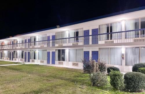 Marianna Hotel | Motel 6 Marianna, FL