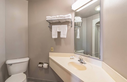 Milan Hotel | Motel 6 Milan, OH - Sandusky