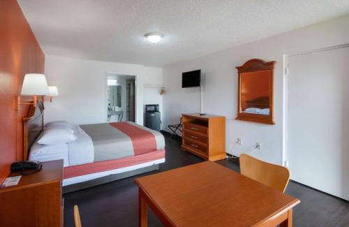 Gunter Afs Hotel | Motel 6-Montgomery, AL - Coliseum
