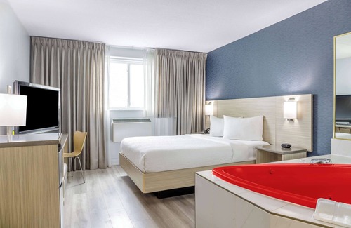 Niagara Falls Hotel | Motel 6 Niagara Falls, ON – Near the Falls