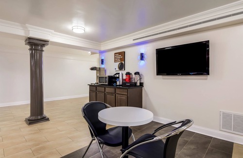 North Little Rock Hotel | Motel 6 North Little Rock, AR - McCain