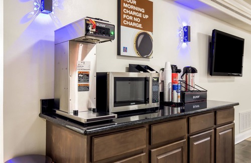 North Little Rock Hotel | Motel 6 North Little Rock, AR - McCain