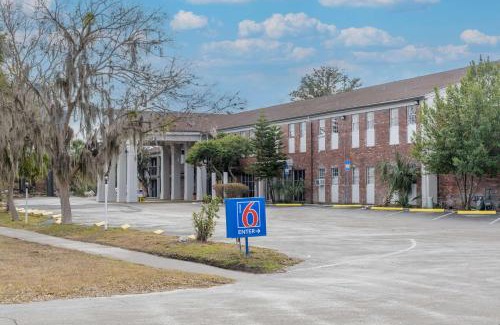 Ocala Hotel | Motel 6-Ocala, FL - Conference Center