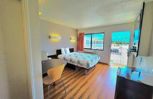 Palm Desert Hotel | Motel 6 Palm Desert, CA - Palm Springs Area