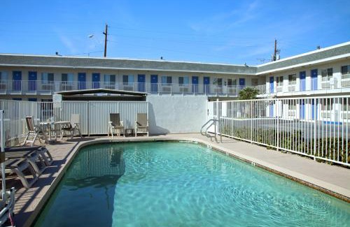 Downtown Phoenix Hotel | Motel 6-Phoenix, AZ - Airport - 24th Street