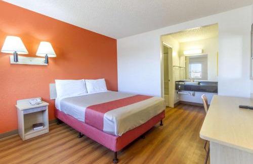 Downtown Phoenix Hotel | Motel 6-Phoenix, AZ - Airport - 24th Street