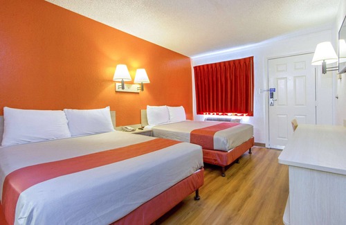 Downtown Phoenix Hotel | Motel 6 Phoenix, AZ - Airport - 24th Street