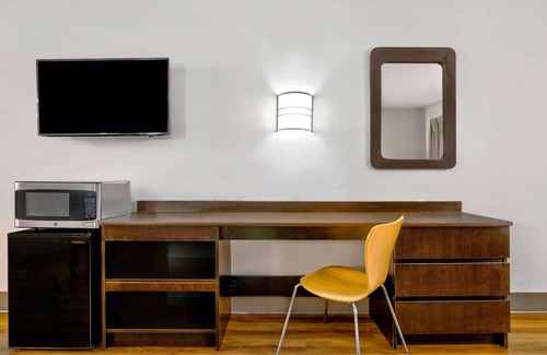 Plano Hotel | Motel 6 Plano, TX - Plano Northeast