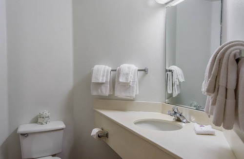 Redmond Hotel | Motel 6 Redmond, OR