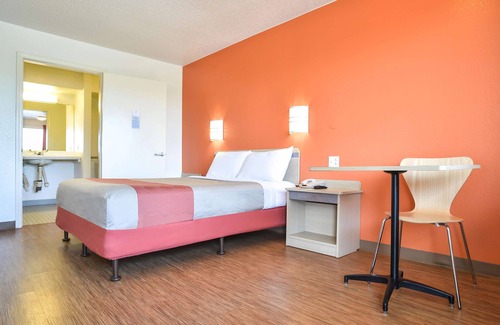 St. Joseph Hotel | Motel 6 Saint Joseph, MO