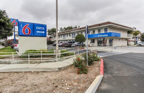 Salinas Hotel | Motel 6-Salinas, CA - South - Monterey Area