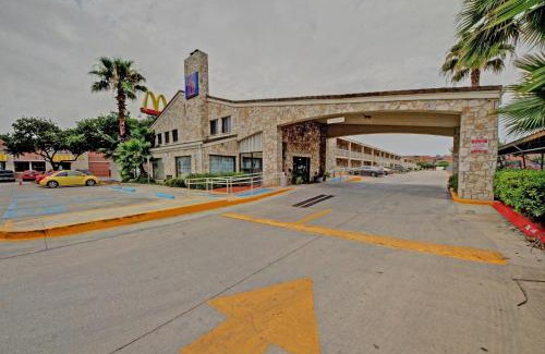 San Antonio Hotel | Motel 6-San Antonio, TX - Downtown - Market Square